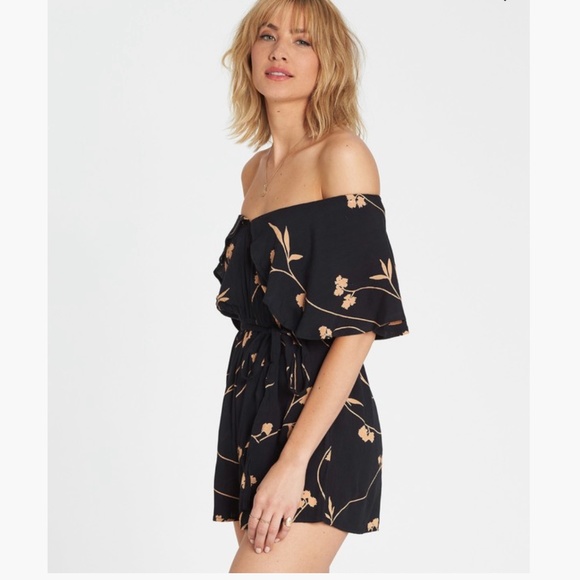 NWT - Billabong "On the Run" Romper - Size XS - Picture 4 of 6